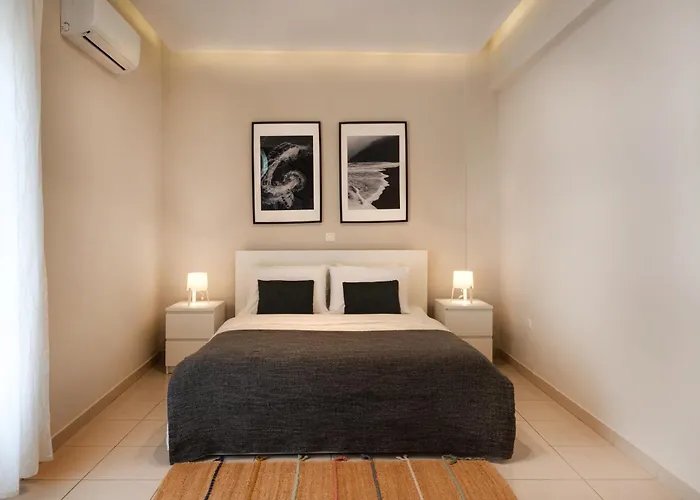 Modern Faliro Flat
