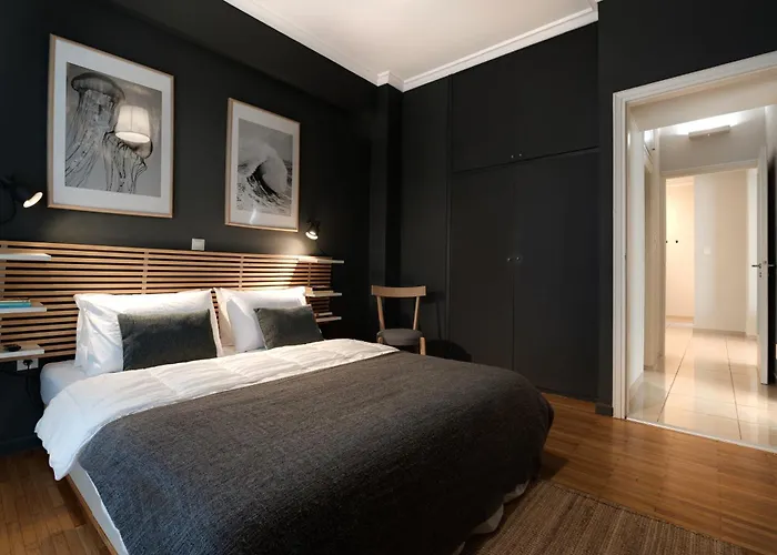 Modern Faliro Flat