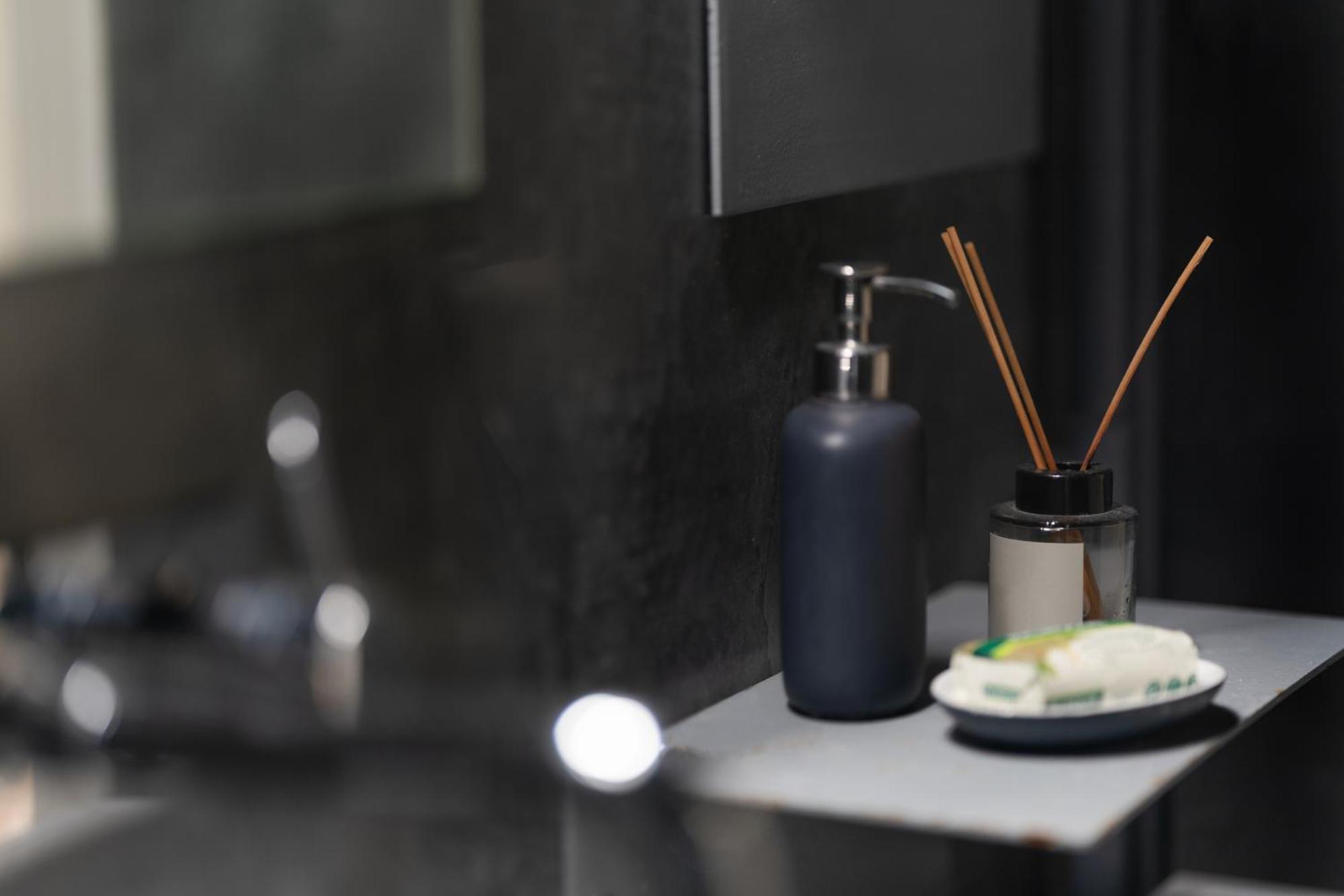 Modern Faliro Flat Atena