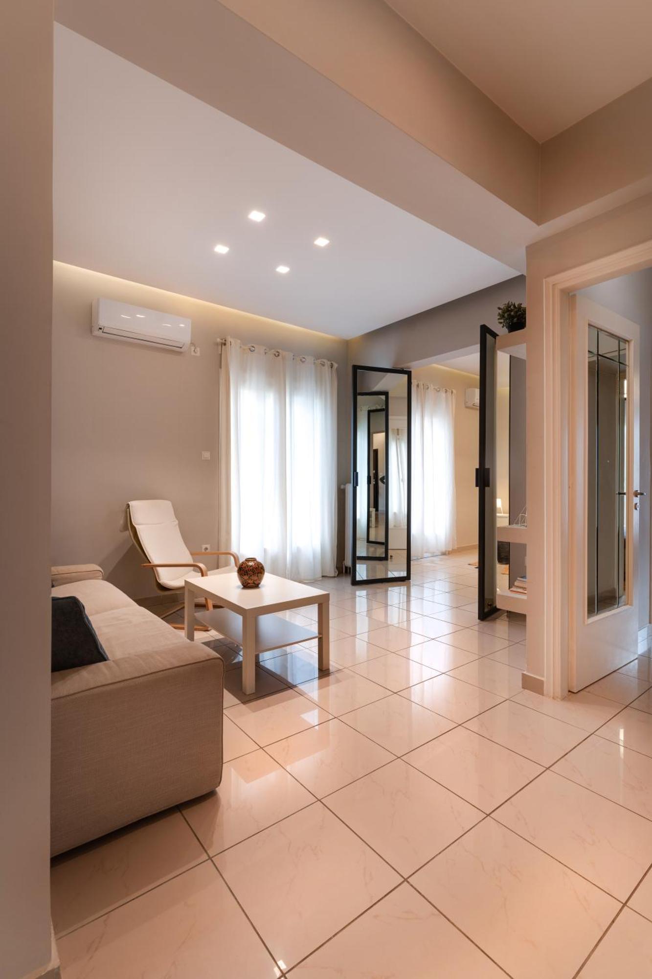 Modern Faliro Flat