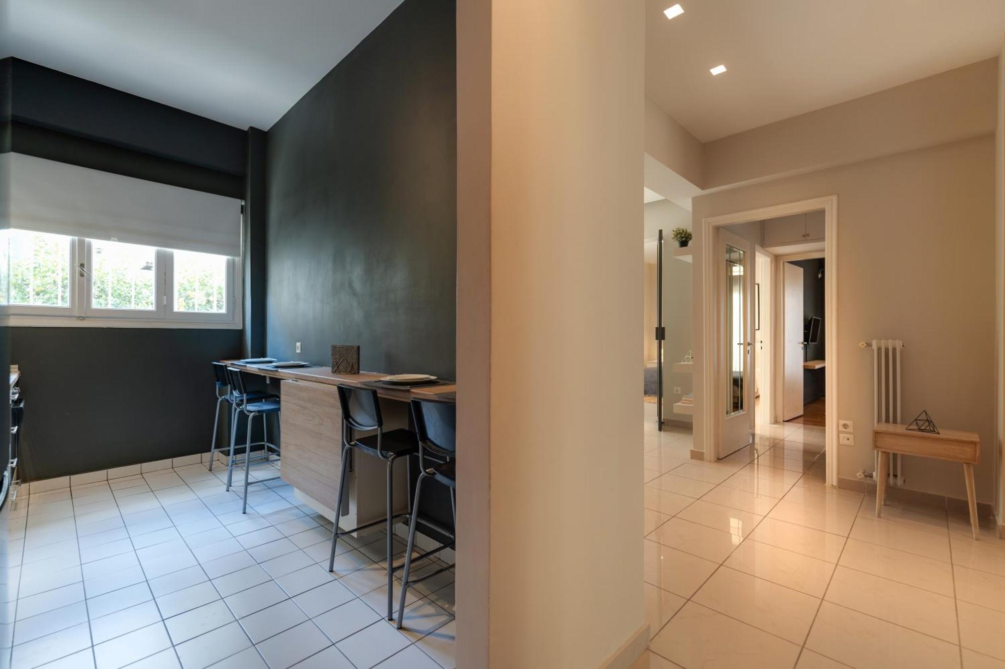 Modern Faliro Flat *